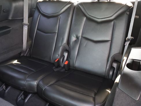 Used 2024 Cadillac XT6 Luxury image 27