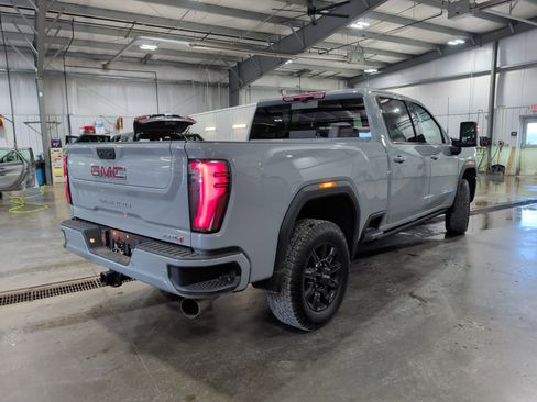 Used 2025 GMC Sierra 2500 AT4 w/ AT4 Premium Plus Package AWD/4WD image 3