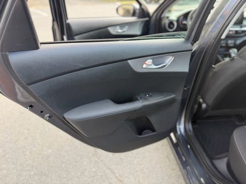 Used 2022 Kia Forte LXS w/ LXS Technology Package FWD image 33