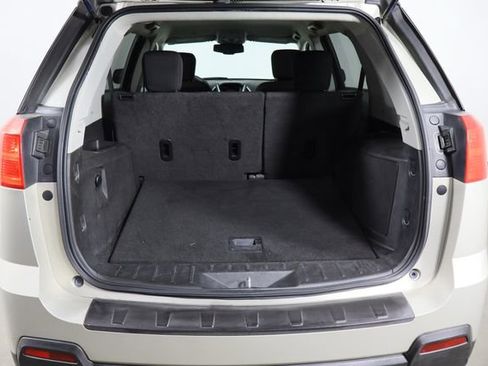 Used 2015 GMC Terrain SLE image 16