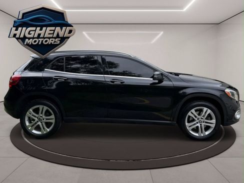 Used 2020 Mercedes-Benz GLA 250 4MATIC w/ Premium Package image 7