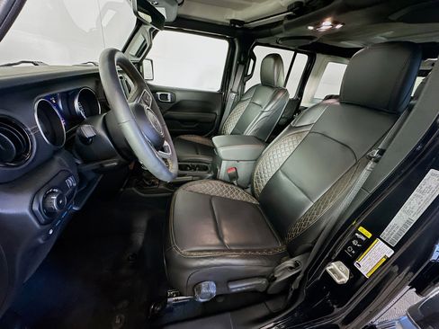Used 2023 Jeep Wrangler Unlimited Sahara AWD/4WD image 13