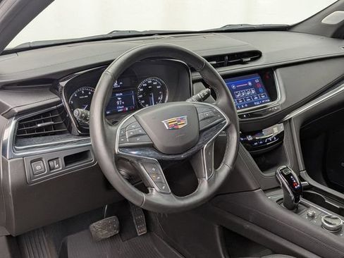 Certified 2023 Cadillac XT5 Premium Luxury w/ LPO, Floor Liner Package AWD/4WD image 9