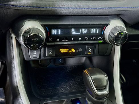 Used 2020 Toyota RAV4 XSE w/ All Weather Liner Package AWD/4WD image 7