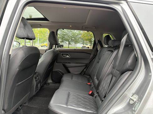 Used 2021 Nissan Rogue Platinum AWD/4WD image 11