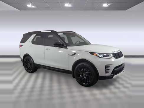Certified 2025 Land Rover Discovery Dynamic SE image 5