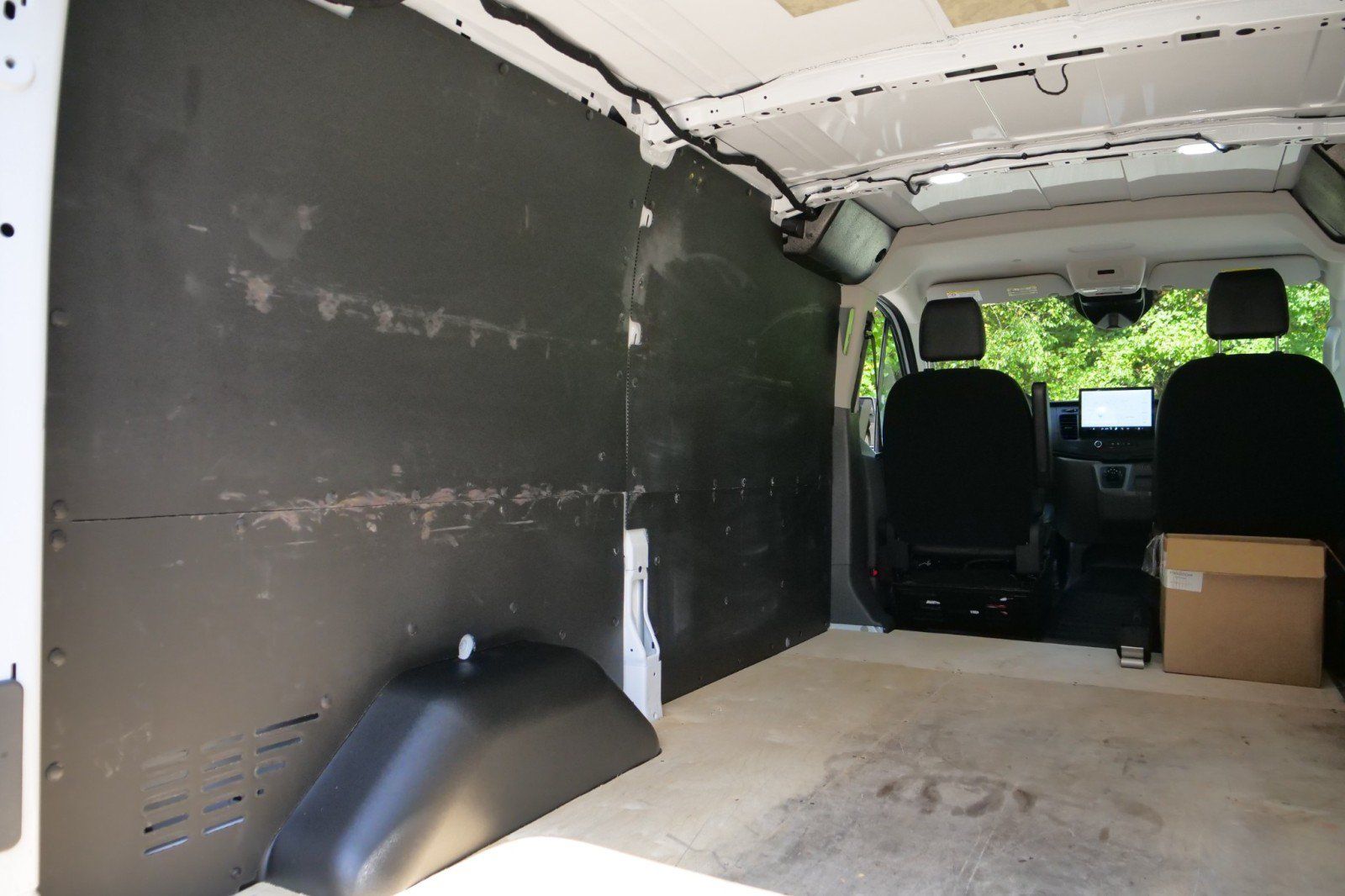 Used 2022 Ford E-Transit Low Roof w/ Load Area Protection Package RWD image 29