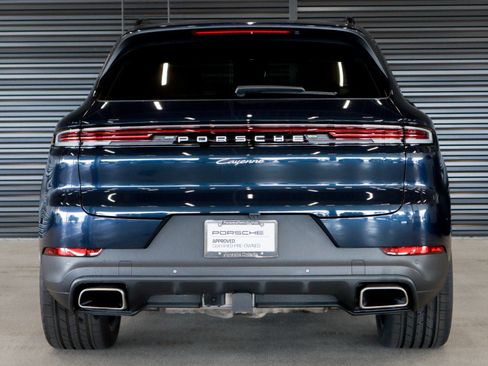 Certified 2025 Porsche Cayenne image 9