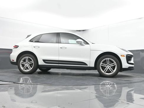 Used 2024 Porsche Macan AWD/4WD image 47