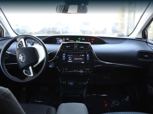 Used 2017 Toyota Prius Four image 13