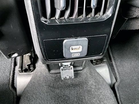 Used 2024 Jeep Compass Latitude image 16