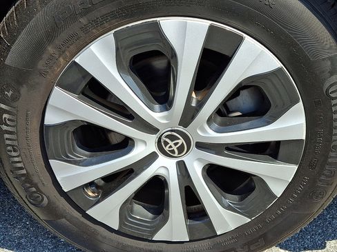 Used 2021 Toyota Corolla LE w/ Carpet Mat Package (TMS) FWD image 8