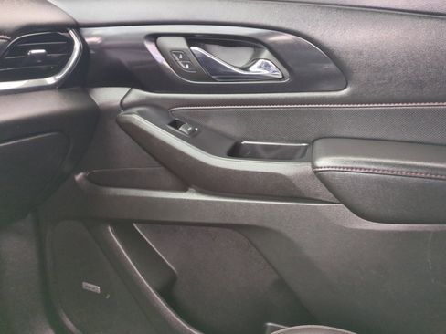 Used 2023 Chevrolet Traverse RS image 16