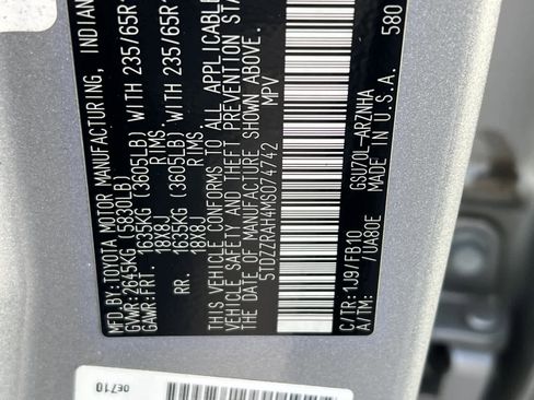 Used 2021 Toyota Highlander LE image 31