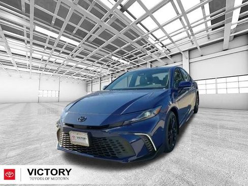 Used 2026 Toyota Camry SE image 7