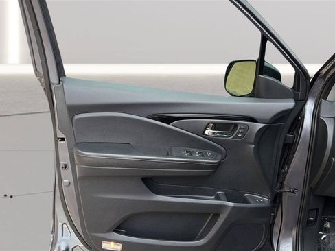 Used 2016 Honda Pilot Touring image 18