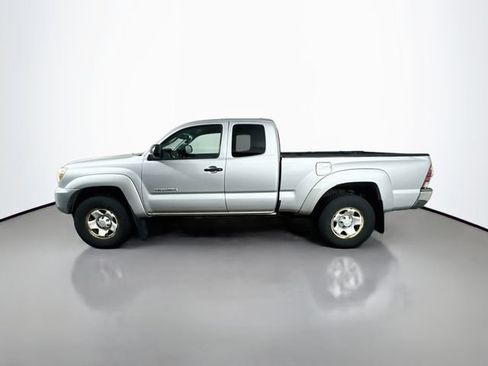 Used 2012 Toyota Tacoma 4x4 Access Cab w/ SR5 Pkg image 3