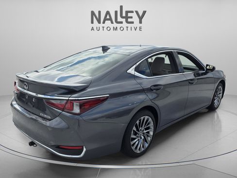 Used 2024 Lexus ES 300h w/ Technology Package image 5