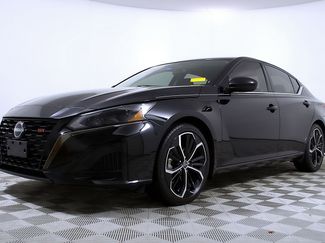 Used 2023 Nissan Altima 2.5 SR video 2