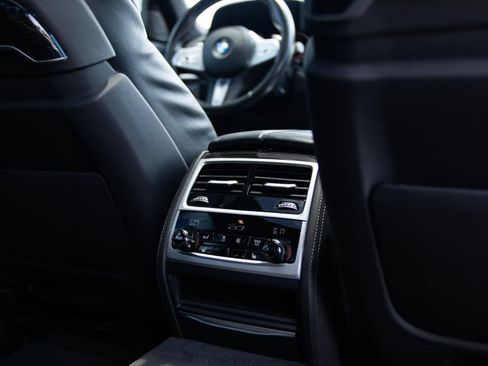 Used 2020 BMW 740i w/ M Sport Package RWD image 33