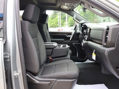 New 2026 GMC Sierra 3500 SLE w/ Preferred Package AWD/4WD image 43