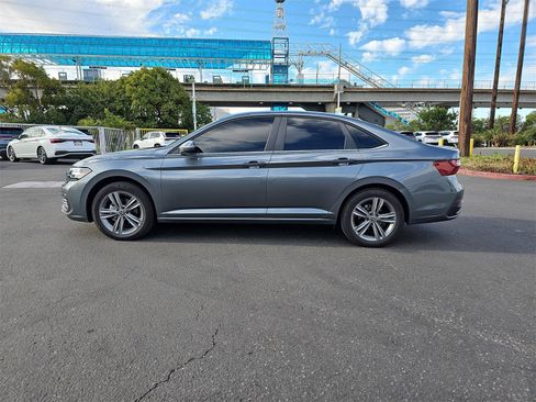 Used 2023 Volkswagen Jetta SE image 8