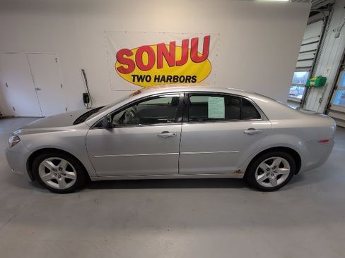 Used 2012 Chevrolet Malibu LS image 2