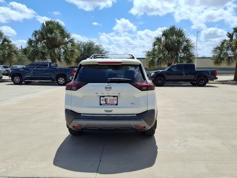 Used 2023 Nissan Rogue SL w/ SL Premium Package FWD image 4
