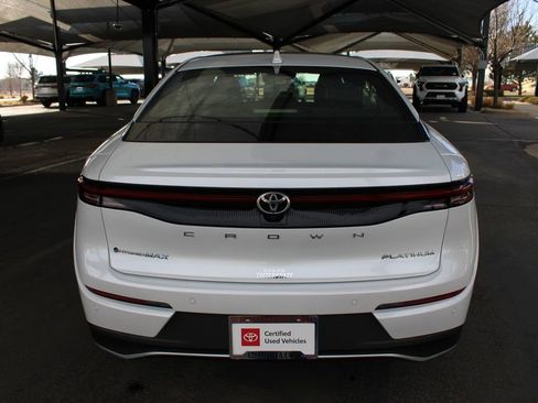 Certified 2025 Toyota Crown Platinum image 17