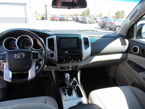 Used 2014 Toyota Tacoma 4x4 Access Cab w/ SR5 Package image 16