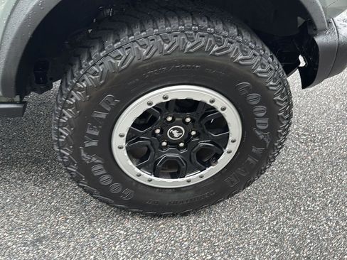 Used 2023 Ford Bronco Badlands image 34