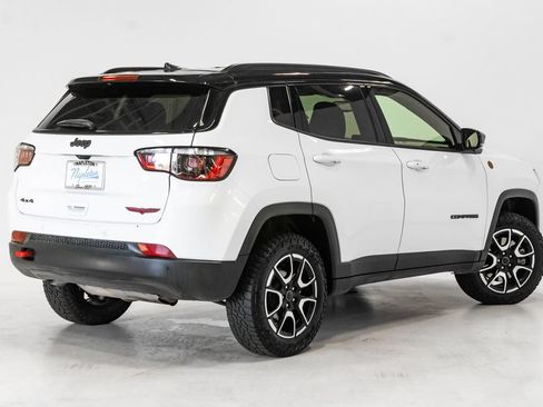 Certified 2025 Jeep Compass Trailhawk AWD/4WD image 31