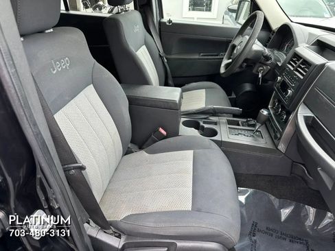 Used 2009 Jeep Liberty Sport w/ Popular Equipment Group AWD/4WD image 12