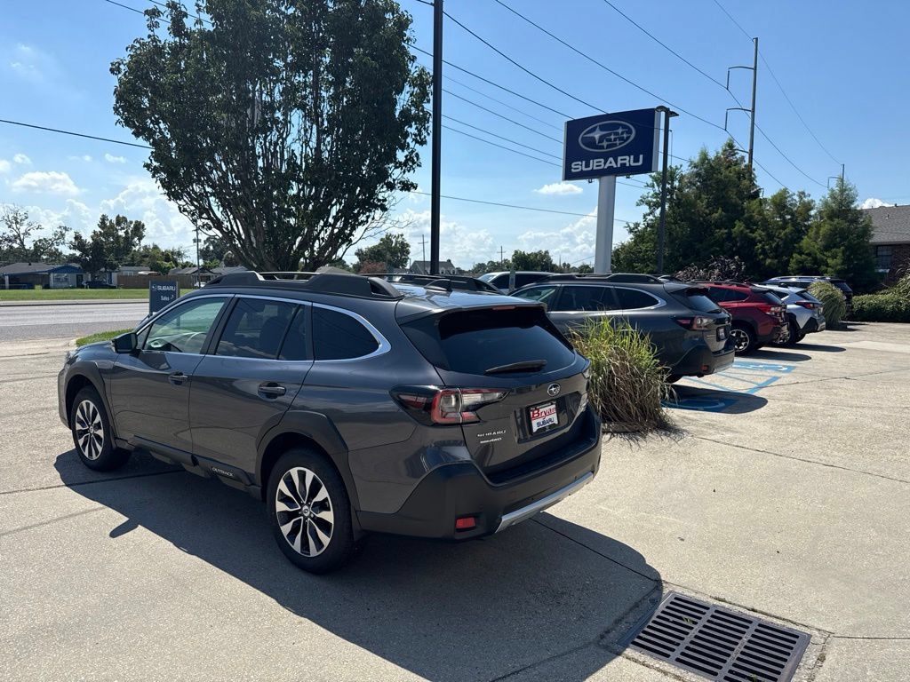 Used 2025 Subaru Outback Limited AWD/4WD image 5