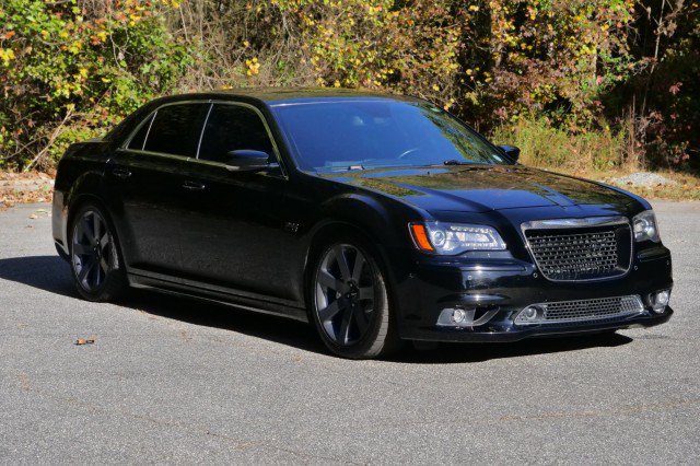 Used 2012 Chrysler 300 SRT8 w/ 19-Premium Speaker Group RWD image 4