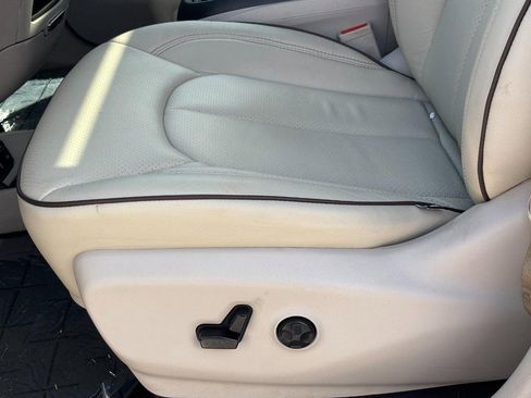 Used 2020 Chrysler Pacifica Limited image 25