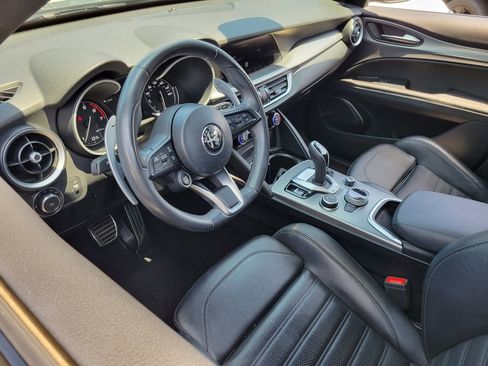 Used 2023 Alfa Romeo Stelvio Veloce AWD/4WD image 3
