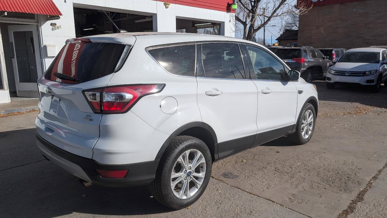Used 2017 Ford Escape SE AWD/4WD image 5