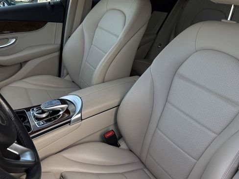 Used 2018 Mercedes-Benz GLC 300 4MATIC image 29
