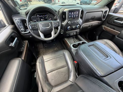 Used 2021 GMC Sierra 2500 Denali w/ Denali Black Diamond Edition AWD/4WD image 8