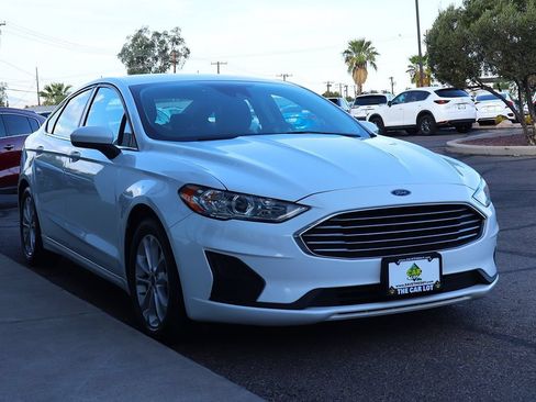 Used 2019 Ford Fusion SE FWD image 14