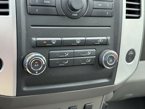Used 2010 Nissan Frontier SE AWD/4WD image 20
