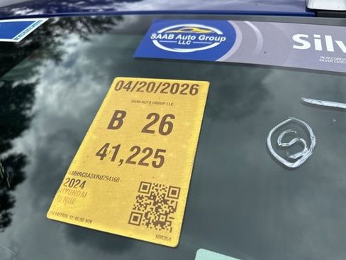 Used 2024 Hyundai Venue SEL image 17