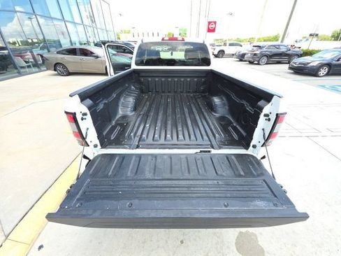 Used 2025 Nissan Frontier SV RWD image 25