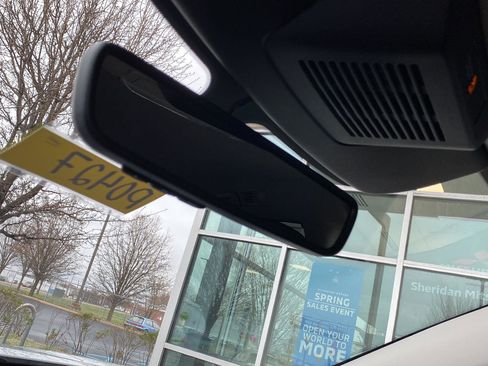 Certified 2025 Nissan Pathfinder SL image 38