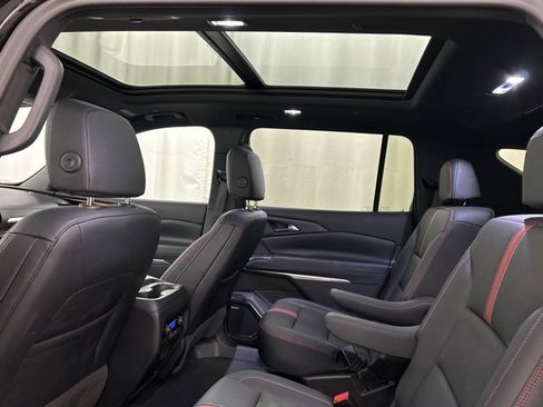 Used 2024 Chevrolet Traverse RS image 22