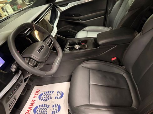 Used 2024 Jeep Wagoneer Launch Edition image 34