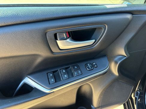 Used 2017 Toyota Camry LE image 12