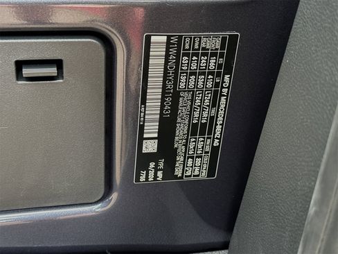 Used 2024 Mercedes-Benz Sprinter 2500 image 34