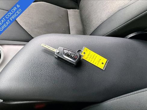 Used 2021 Toyota Camry LE FWD image 11